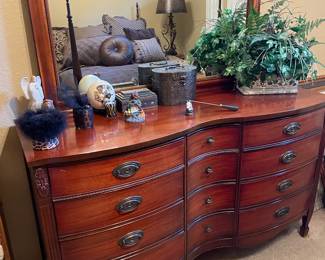 Beautiful dresser & Mirror