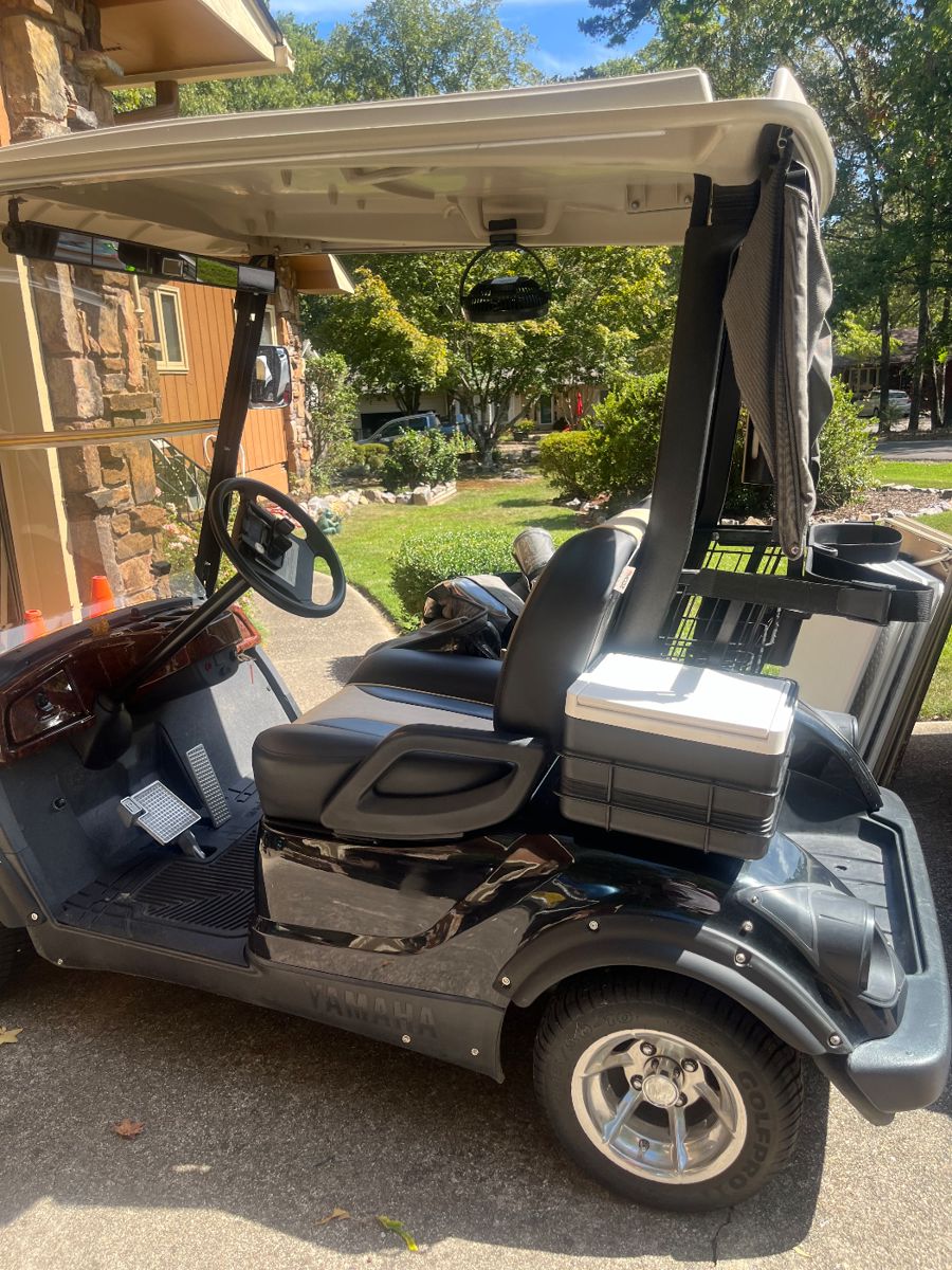 Twisted Sisters Estate and Moving Sales starts on 10/3/2024