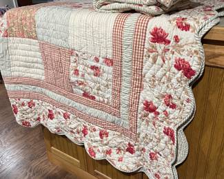 Quilt and quilt shams