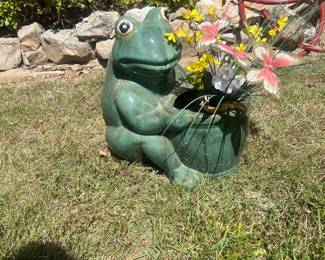 Frog planter