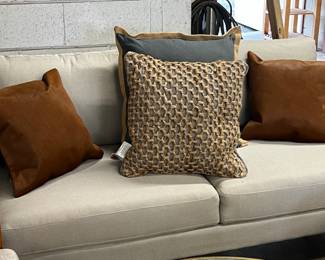 43 Furn Sofa
