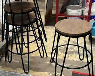 48 Furn stools