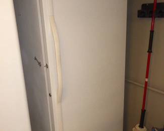 For prices & more info, copy & paste link: https://beforeudemo.com/sales-event/elmhurst-ranch-home-demolition-sale/