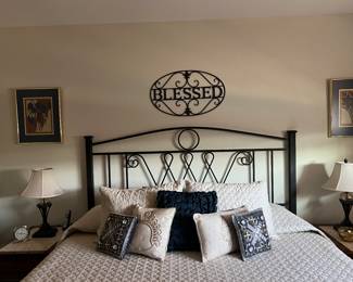 KING MEMORY FOAM BED, METAL HEADBOARD, KING LINENS, PAIR OF TABLE LAMPS, PAIR OF NIGHTSTANDS, DECOR