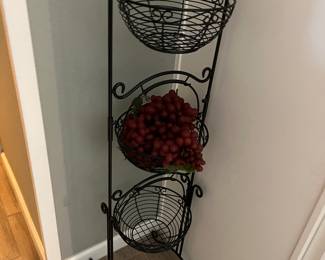 3 TIER BASKET STAND, PLASTIC GRAPES