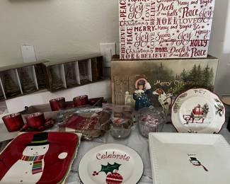 CHRISTMAS SERVING DISHES, DECOR