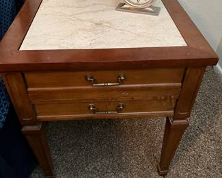 1 OF 2 END TABLES OR NIGHTSTANDS. VINTAGE.