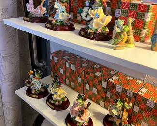 FROG FIGURINES