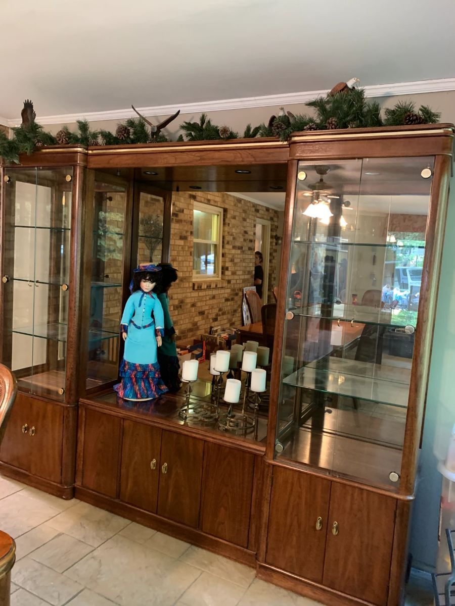 #2 Thomasville China Hutch ( 3 pcs w/Bridge) w/Lighting, 6 Glass Shelves, 4 glass doors, & 8 Wood Doors & 2 drawers w/silverware divider - 95x18x80 $400.00