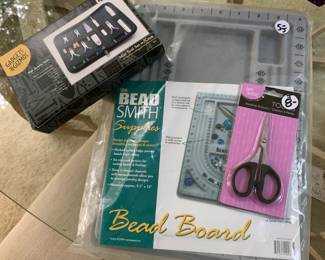 #122 3-piece jewelry tools bead scissors, bead tray, Gadget and gizmos tools not unwrap $23.00