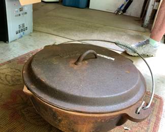 #70 Cast Iron Kettle Bayou Classic 2.75 gallon $50.00
