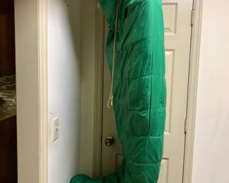 #110 North face sleeping bag green $20.00