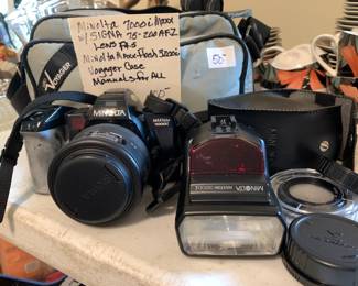 #147 Minolta 7000 I Maxx W/signa 75-200 AF-z Lens S4-5 Minolta Maxx flash3200i case, $50.00