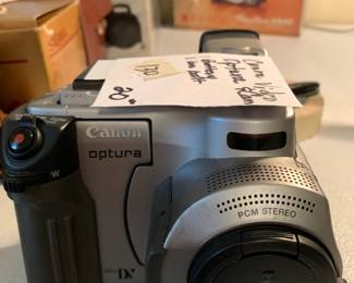 #130 Canon Optura video camera 1 battery no charger as is $20.00