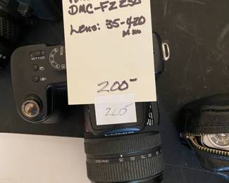 #175 Lumix Panasonic DMC- GZ250 Lens 35-450 MM $200.00