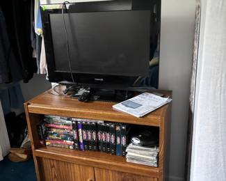 Flat screen tv with dvd player