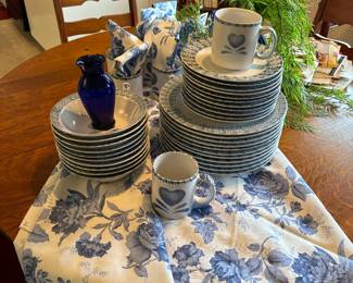 Blue tulip dinnerware