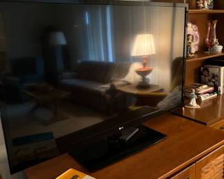 Several flatscreen tv’s