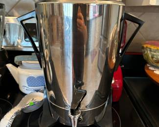 Deco coffee brewer. Looks new!