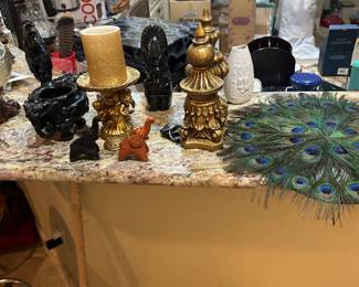 Decor, kitchen items