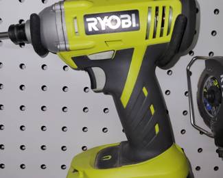 Ryobi Impact Driver
Ryobi P1870 18V Lithium Ion Battery Powered
https://www.amazon.com/Ryobi-P1870-Lithium-Battery-Included/dp/B00PP4SXRS