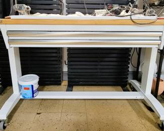 Husky Workbench
Husky 62-in Adjustable Work Table with two drawers (White)
https://www.homedepot.com/p/Husky-Tool-Storage-62-in-W-White-Adjustable-Height-Work-Table-with-2-Drawers-HOLT6202BJ2/312063233?emt_ppr_vfpd