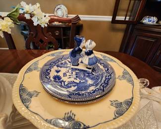 Delft Porcelain "Kissing Couple"