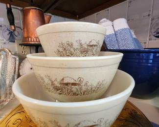 Vintage Mushroom Pyrex