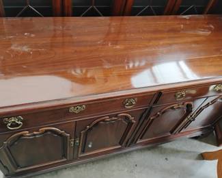 BOTTOM OF CHINA CABINET