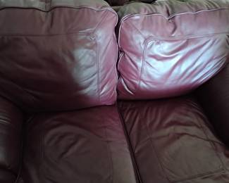 LEATHER LOVE SEAT