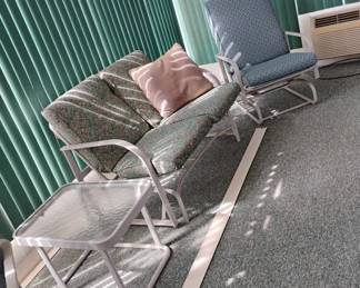 PATIO GLIDER GREAT CONDITION