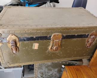 MILITARY FOOT LOCKER