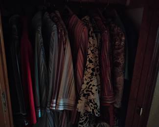 LADIES SHIRTS 2X AND 1X