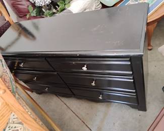 BLACK DRESSER
