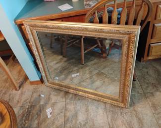 MIRROR ABOUT 2 FEET X3 FEET
