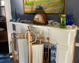 Child's dressing screen; clocks; tea sets
