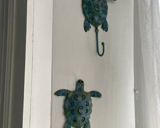 Turtle hooks