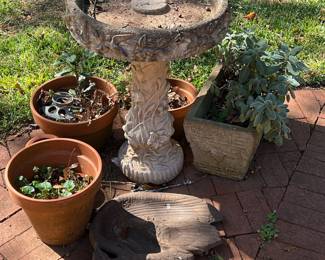 Bed bath; pots for plants; outdoor decor