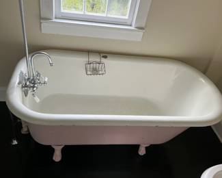 Claw-foot tub