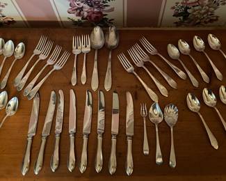 Flatware set