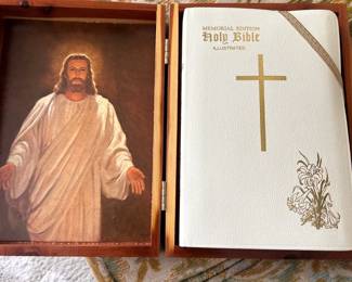Memorial Edition Holy Bible Illustrated 