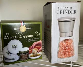 Bread dipping Set - Ceramic salt Grinder 