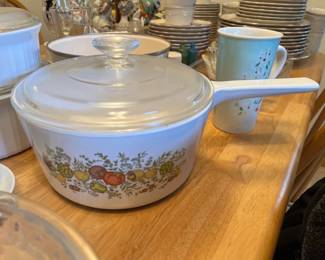 vintage corningware Spice of Life  2.5 qt saucepan with glass lid 