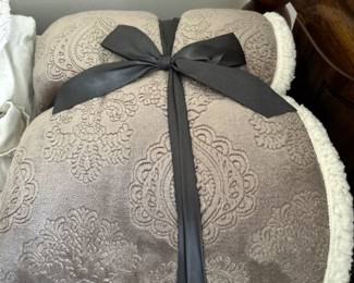 Plush Throw blanket 