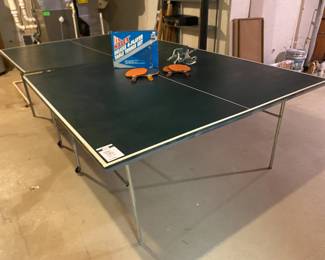 Ping pong table
