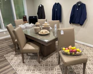 Canadel dining set