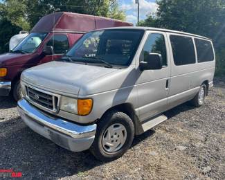 2003 Ford E150XLT Van