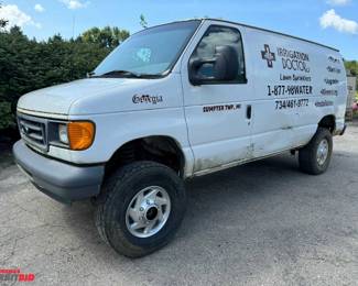 2001 Ford 3/4 Ton Van, 4WD