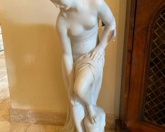 Bathing Venus Marble Statue