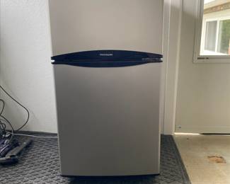 Frigidaire mini refrigerator with freezer